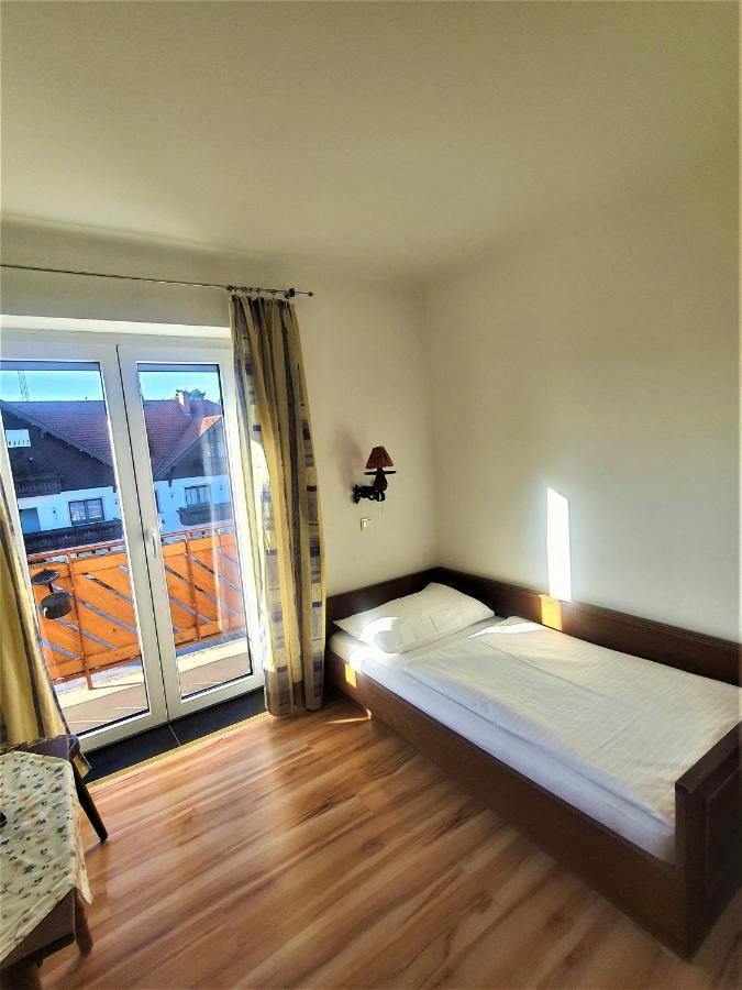 Pension Schwartzwirt Neusiedl am Steinfelde Exterior foto